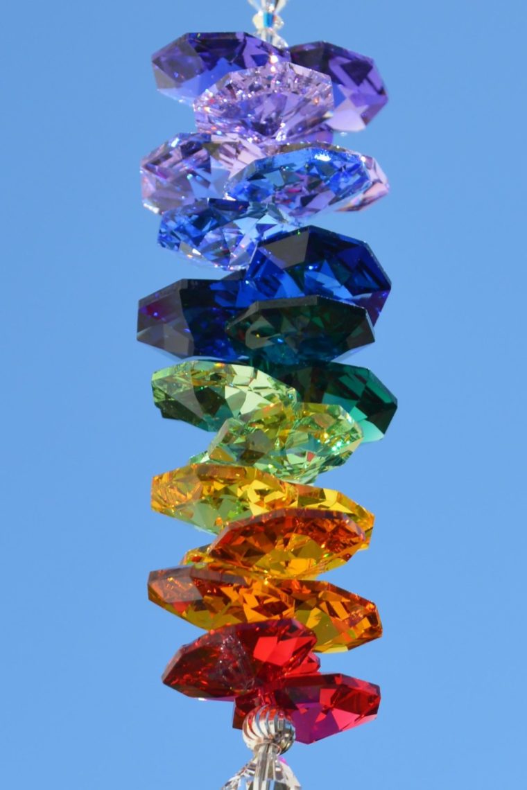 Sonnenfänger 'Rainbow', mit Kristallkaskade aus funkelnden Kristallen von Swarovski®, Kristalllkugel 40 mm Ø von Schoeler Crystal®, Länge 40 cm