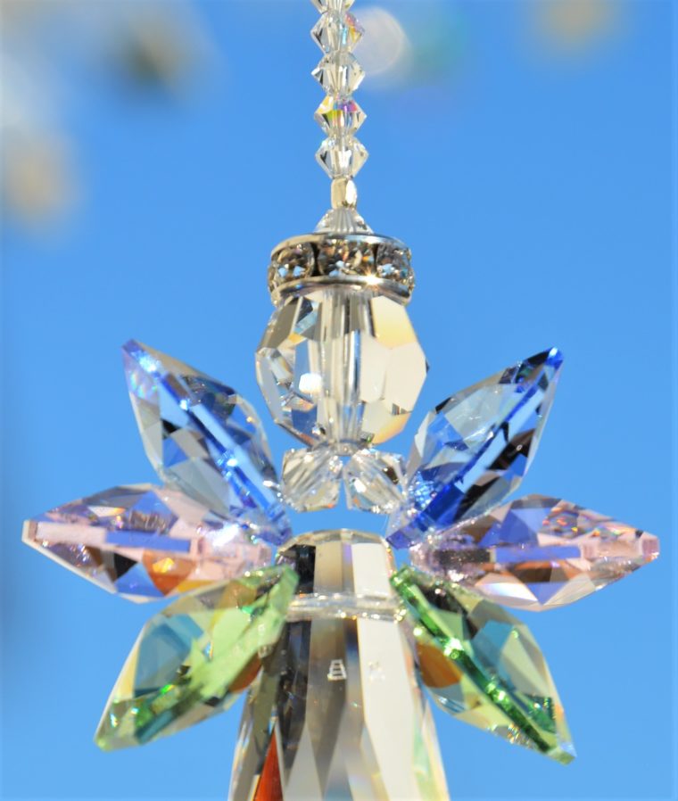 Schutzengel in light sapphire, rosaline und peridot mit kl. Schmetterling in crystal AB – Bild 4