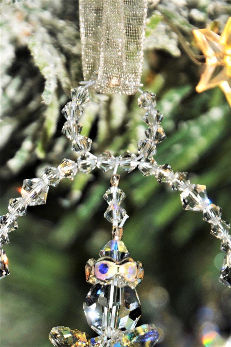 supersüßes 'fliegendes' Engelchen in crystal AB aus funkelnden Kristallen von Swarovski® – Bild 2