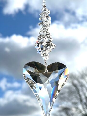 Herz Sonnenfänger in crystal clear mit brillantem Facettenschliff und mit funkelnden Kristallen von Swarovski® in der Kette