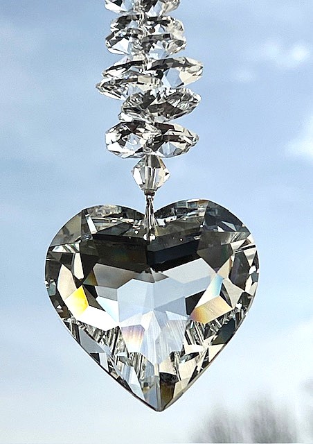 Herz Sonnenfänger in crystal clear mit brillantem Facettenschliff und mit funkelnden Kristallen von Swarovski® in der Kette – Bild 2